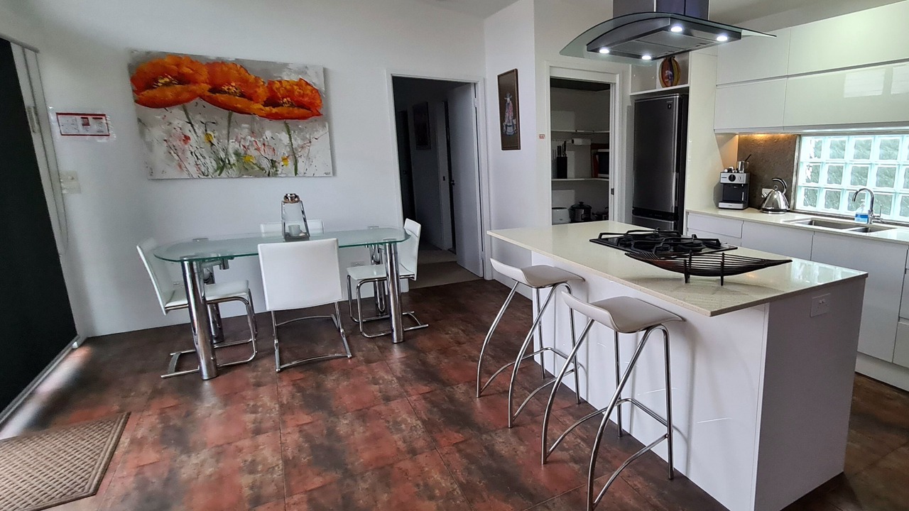 Photo of Others in Lemon Tree Passage