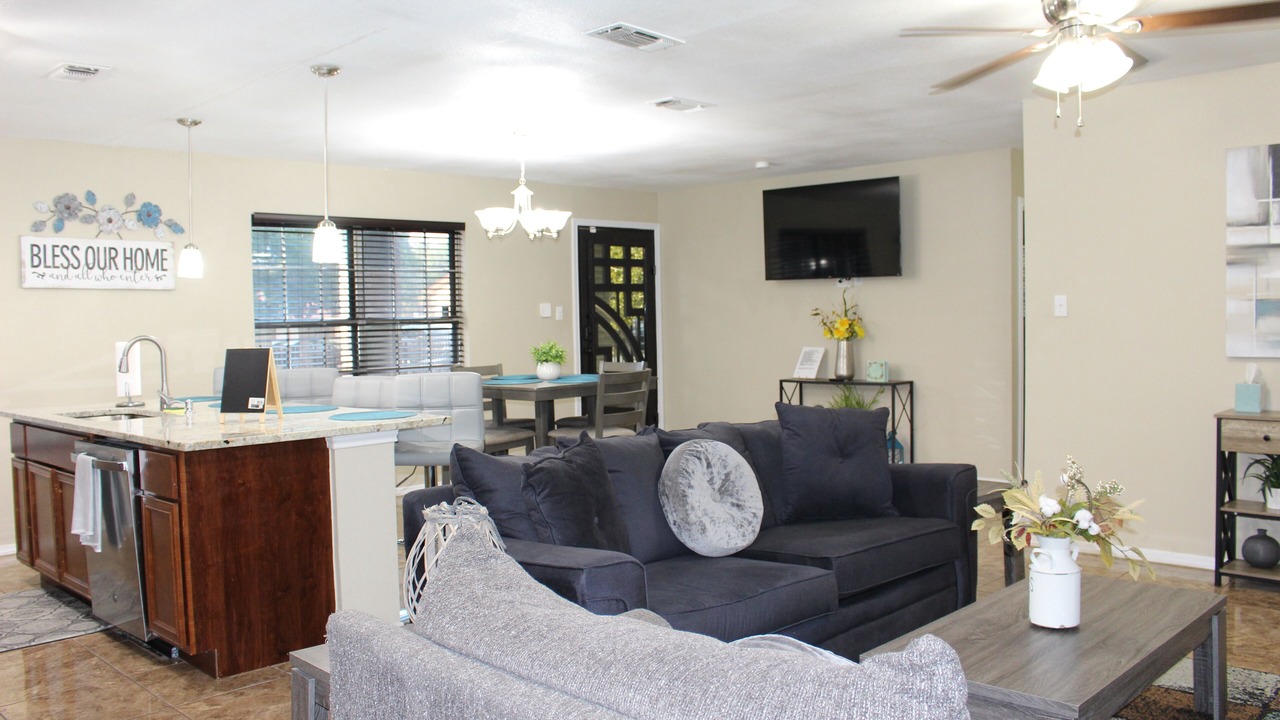 Photo of Livingroom in West San Antonio