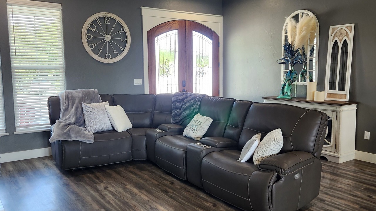 Photo of Livingroom in Mead