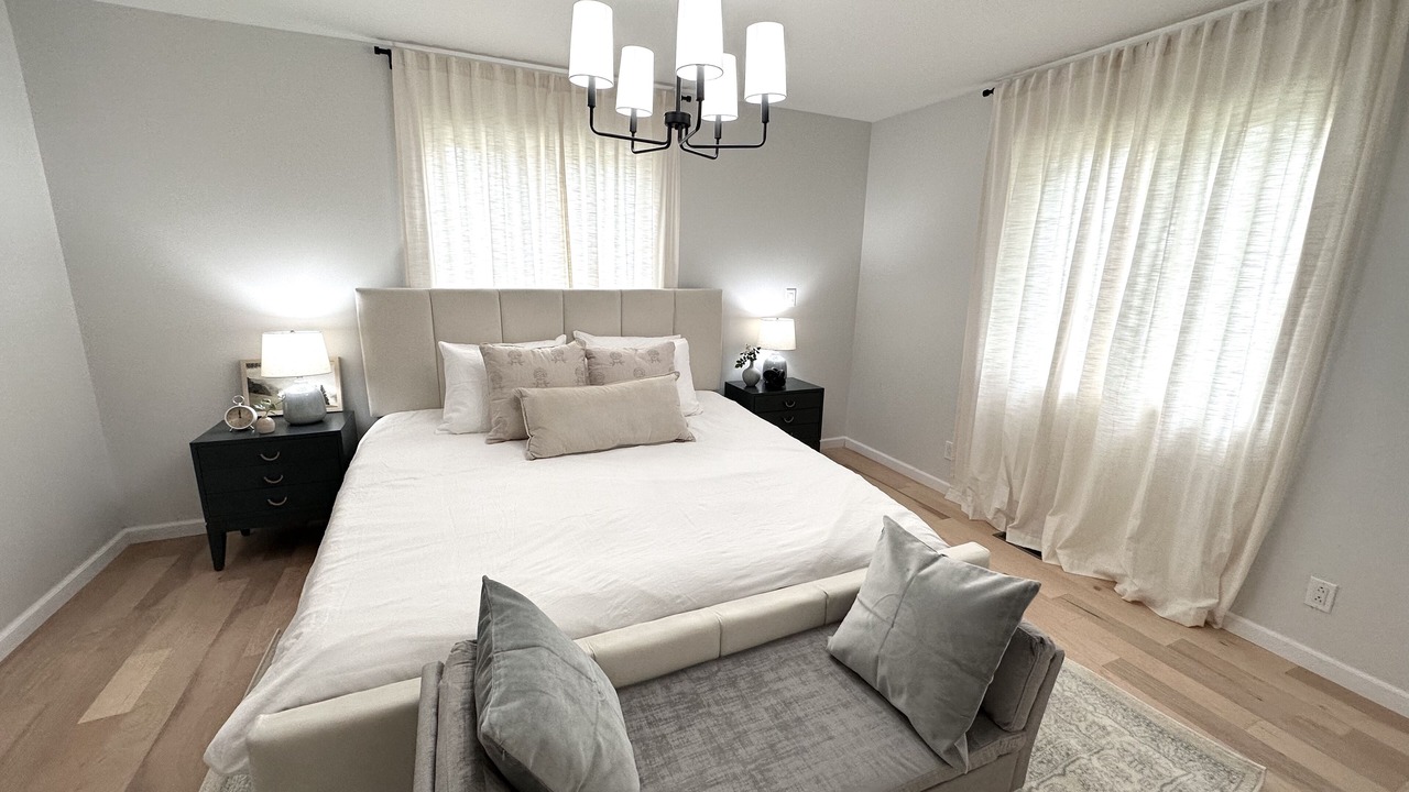 Photo of Bedroom in Collins Center