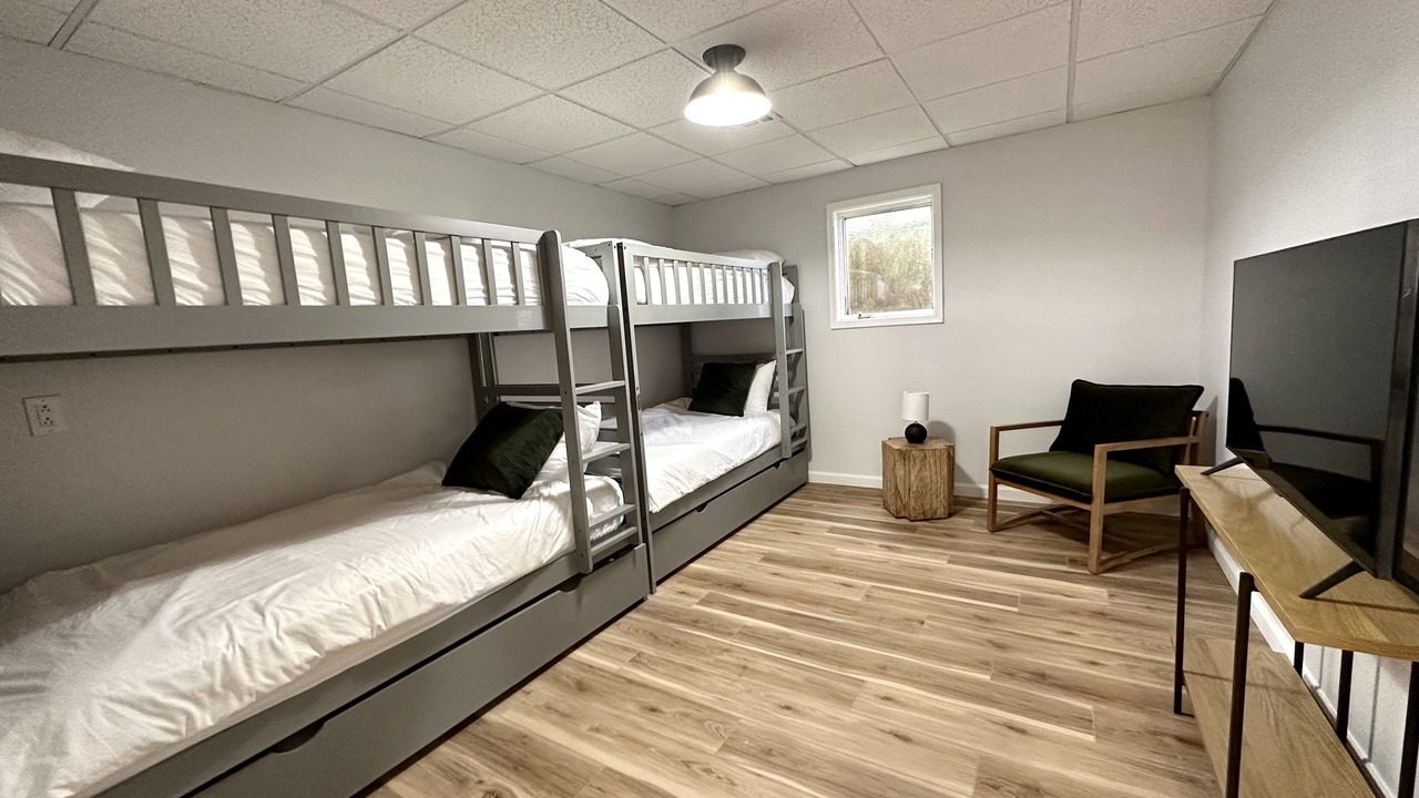 Photo of Bedroom in Collins Center