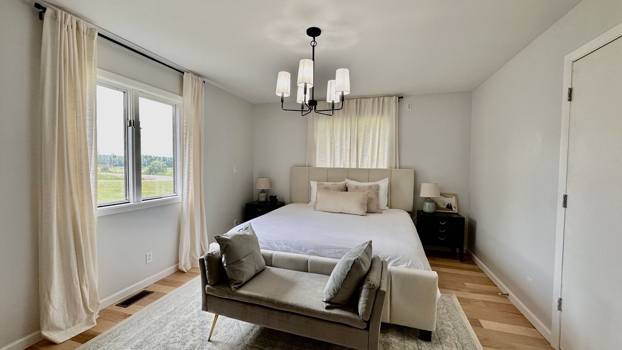 Photo of Bedroom in Collins Center