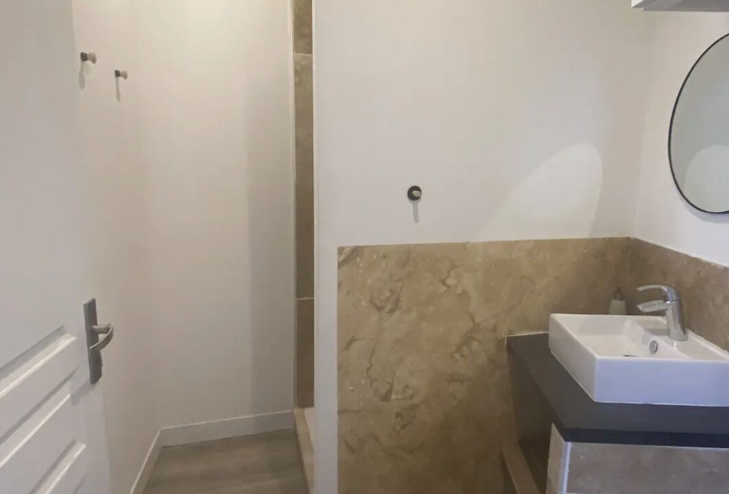 Photo of Bathroom in Beziers City Centre