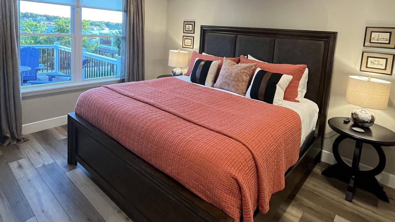 Photo of Bedroom in Grove