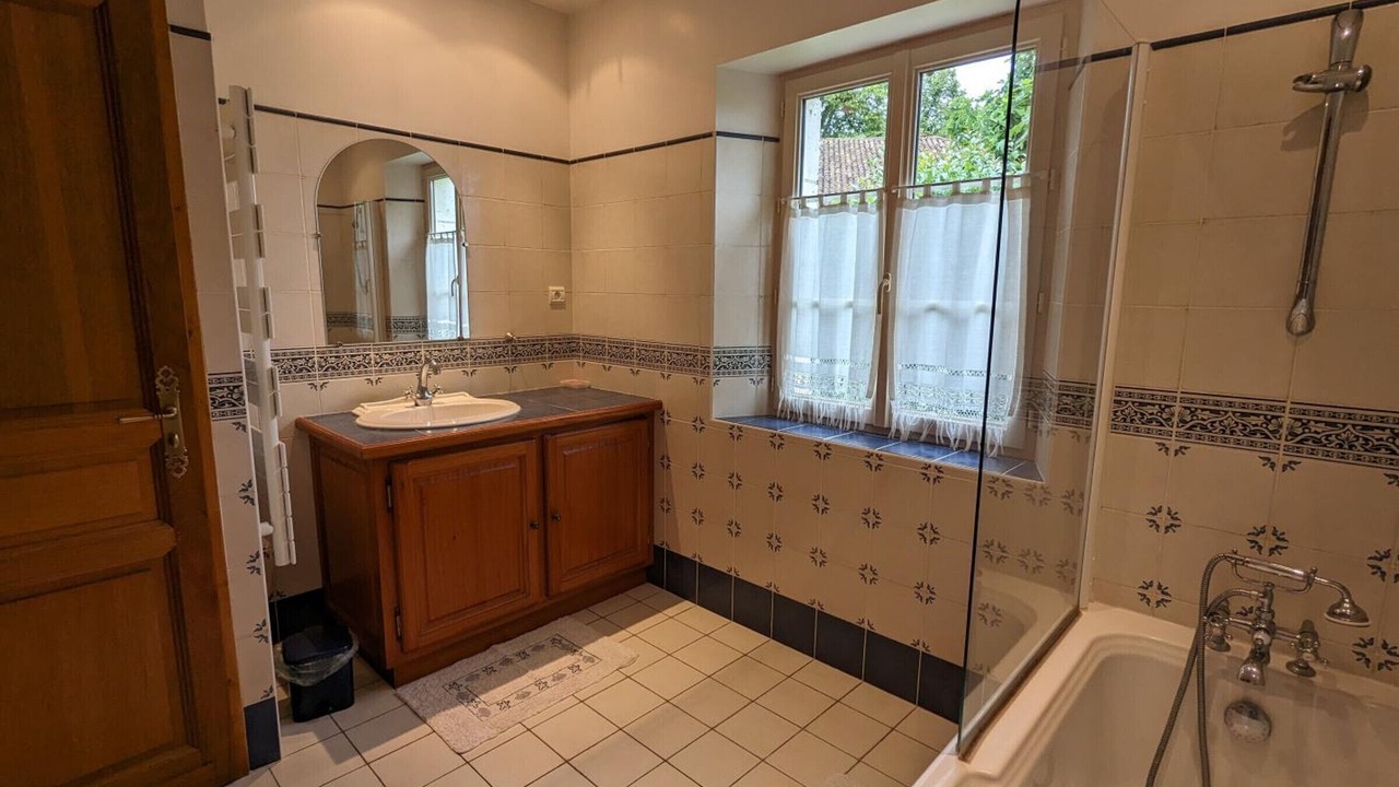 Photo of Bathroom in Saint-Romain