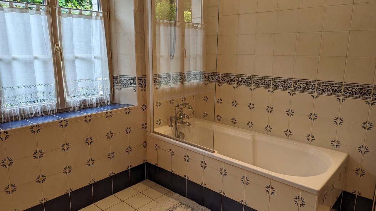 Photo of Bathroom in Saint-Romain
