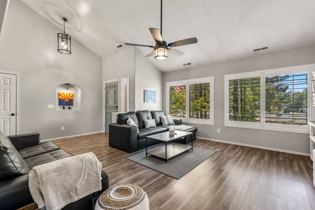 Photo of Livingroom in Munds Park