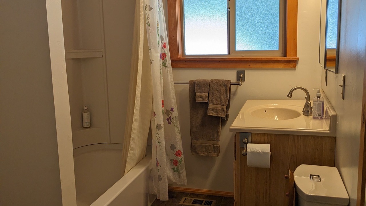 Photo of Bathroom in Strawberry