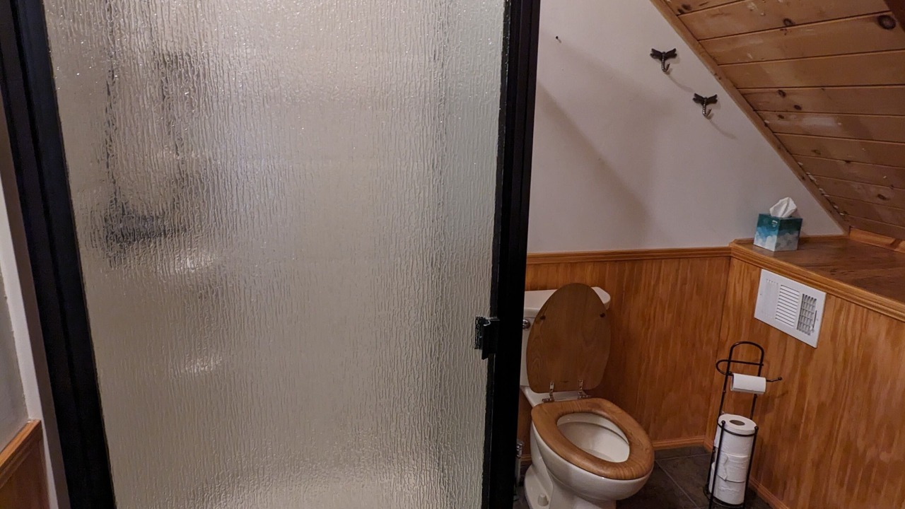 Photo of Bathroom in Strawberry