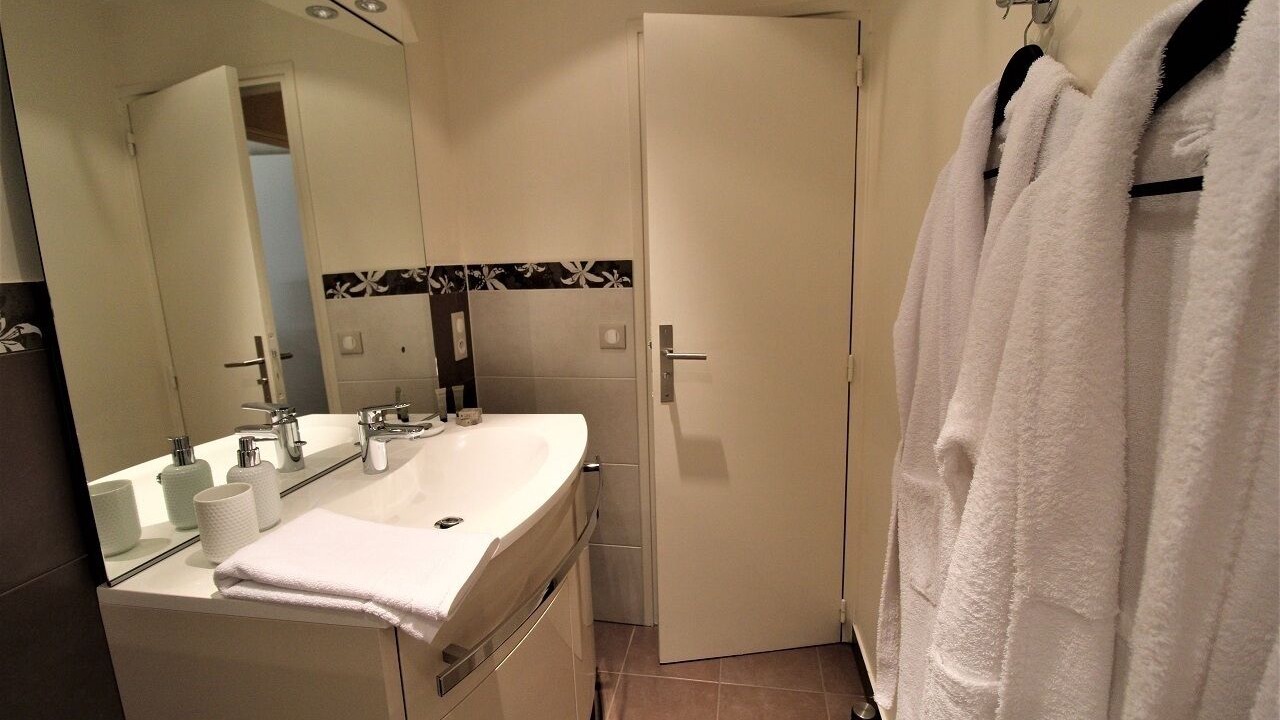 Photo of Bathroom in Saint-Genis-Laval
