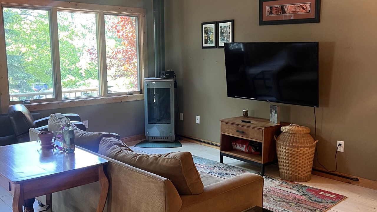 Photo of Livingroom in Leland