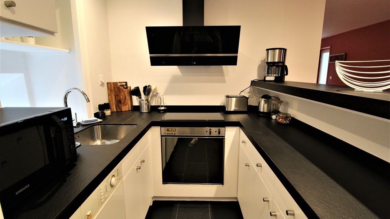 Photo of Kitchen in Saint-Genis-Laval