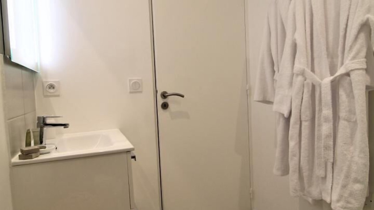 Photo of Bathroom in Saint-Genis-Laval