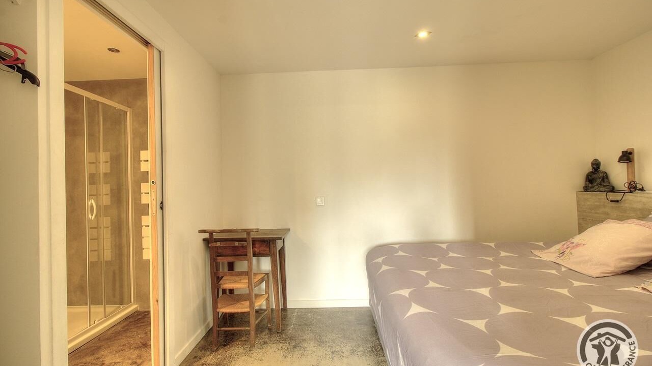 Photo of Bedroom in Charly