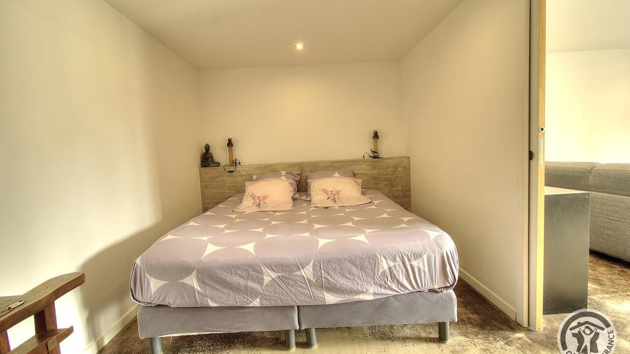 Photo of Bedroom in Charly