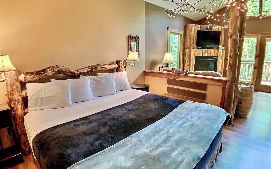 Photo of Bedroom in Eureka Springs