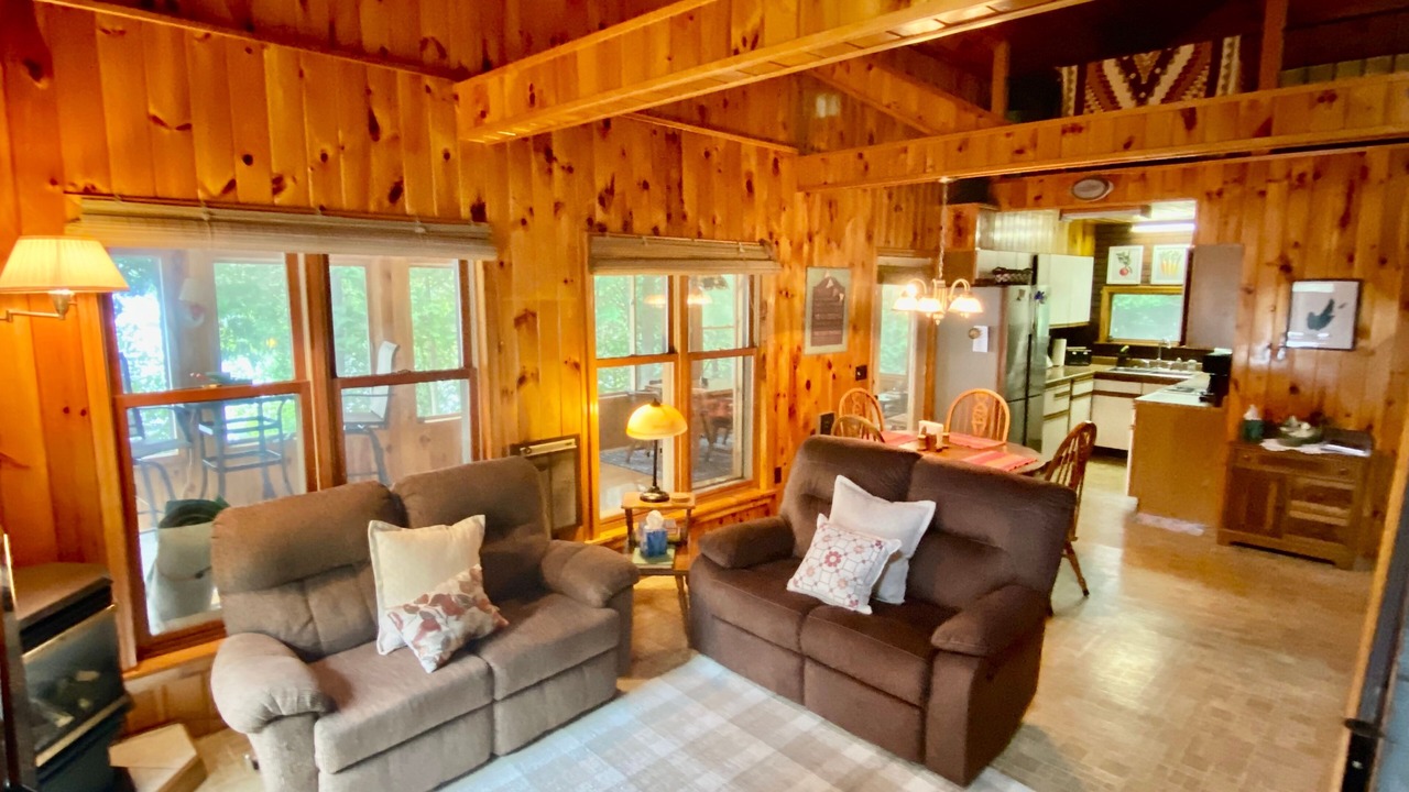 Photo of Livingroom in Town of Macomb