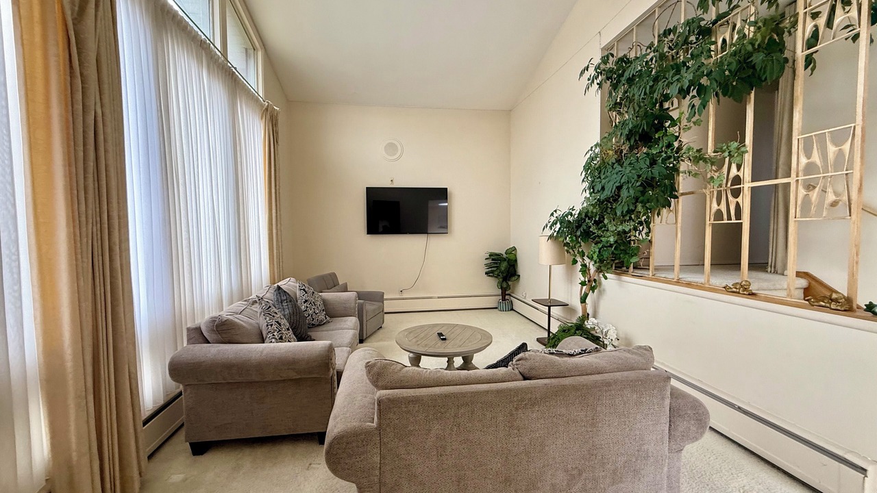 Photo of Livingroom in Amherst