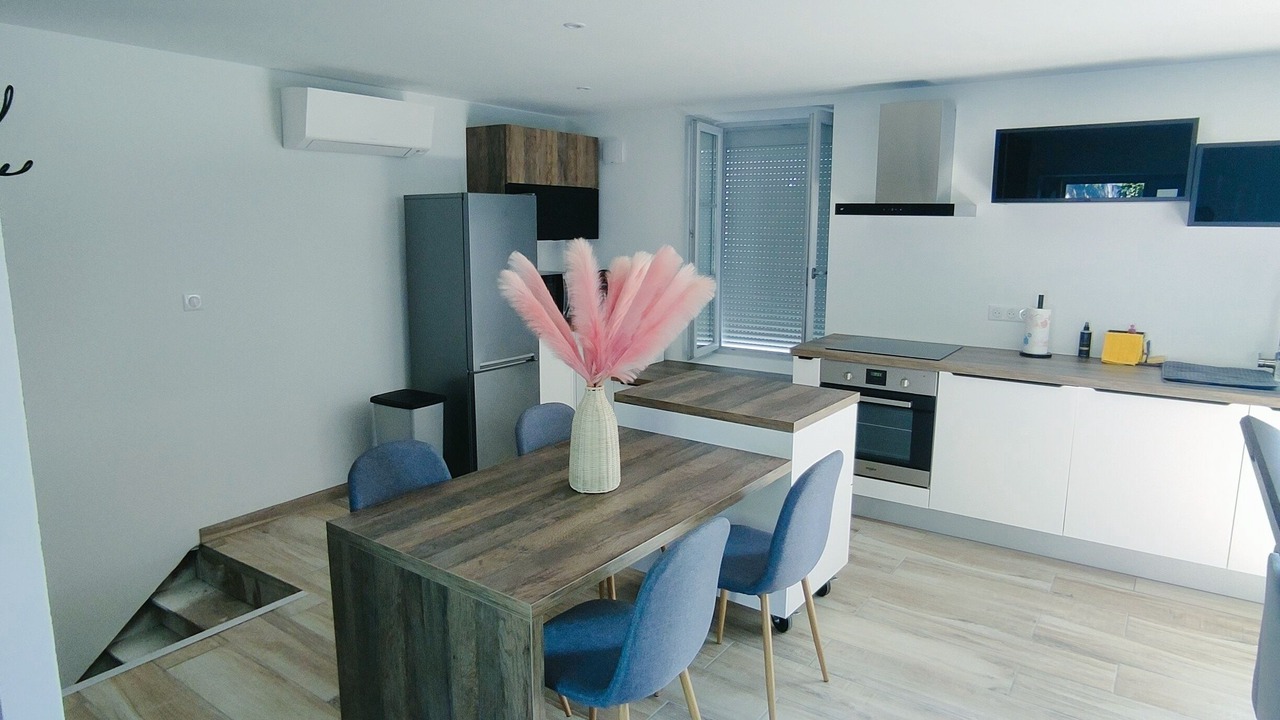 Photo of Others in Saint-Jean-de-Vaux