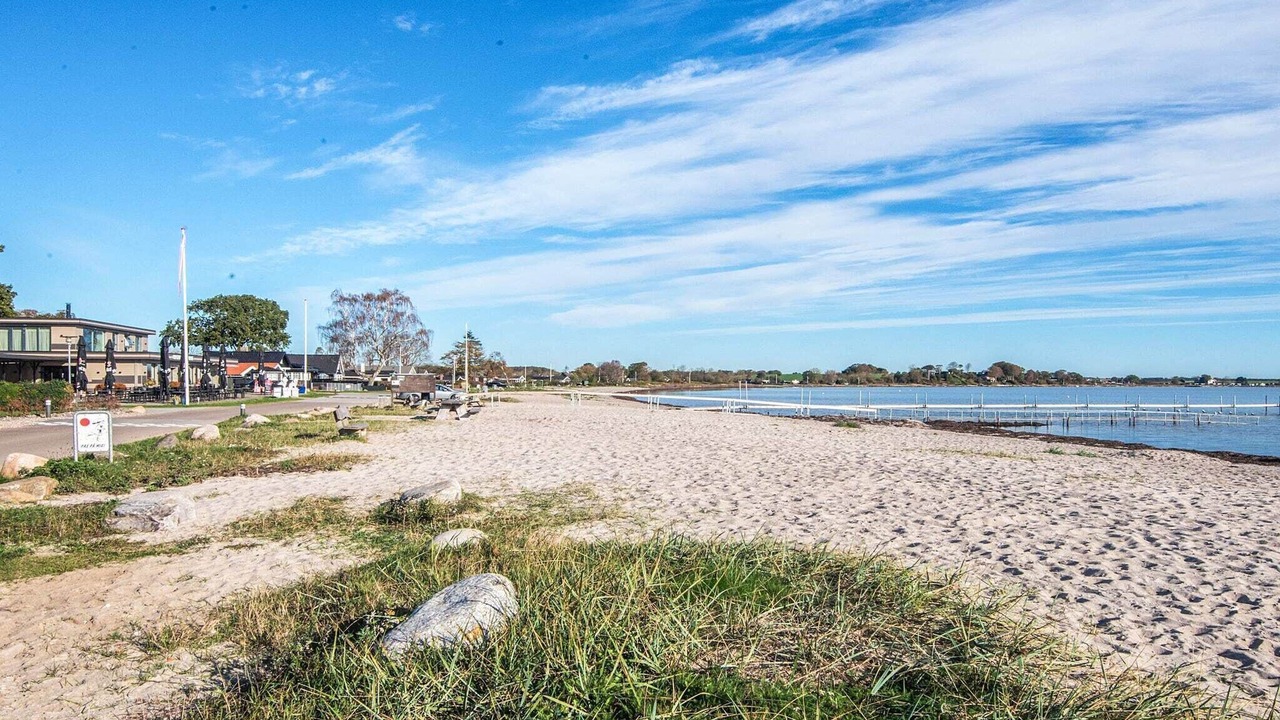 Photo of Others in Bjert