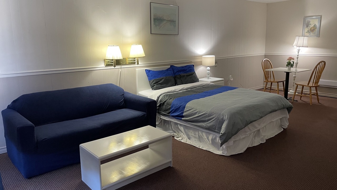 Photo of Bedroom in Gravenhurst