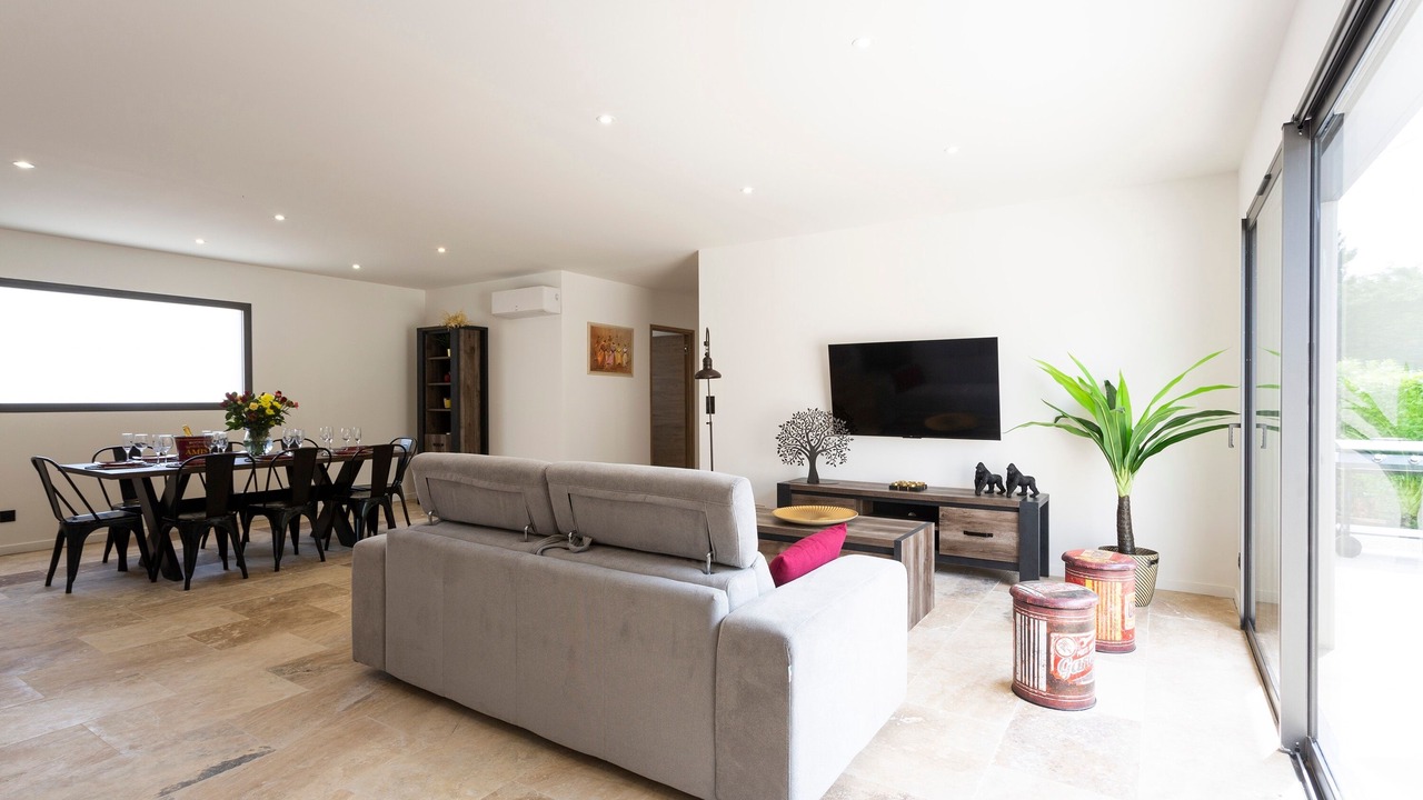 Photo of Livingroom in Saint-Victor-la-Coste