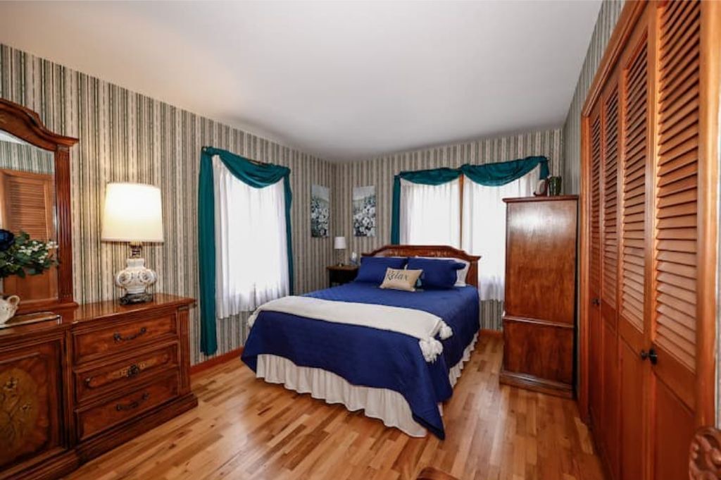 Photo of Bedroom in Brookline Station