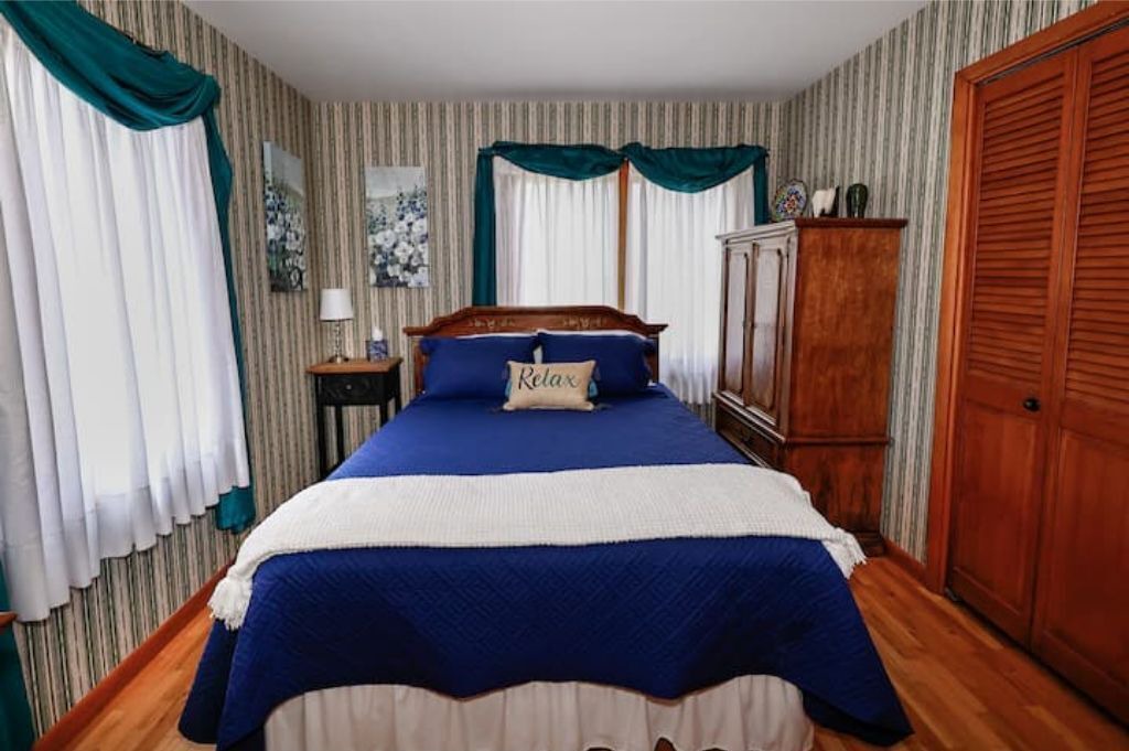 Photo of Bedroom in Brookline Station