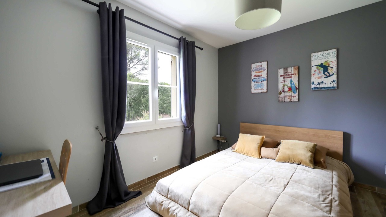 Photo of Bedroom in Uchaux