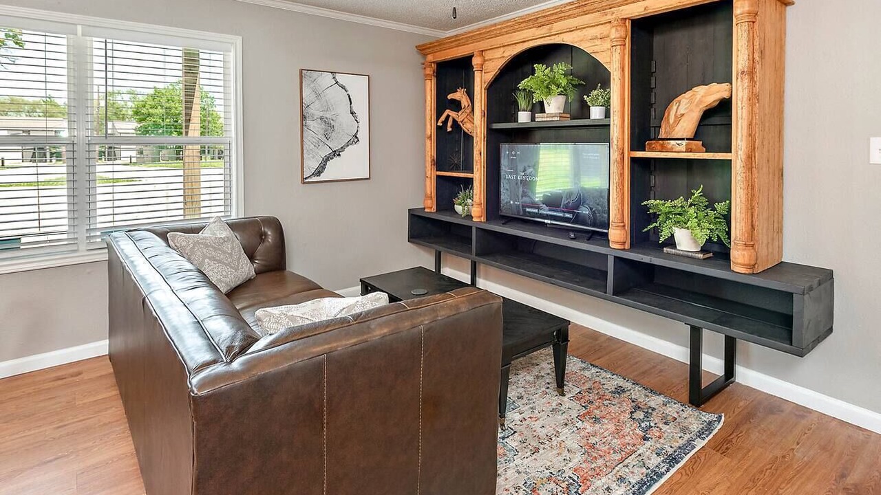 Photo of Livingroom in College Station
