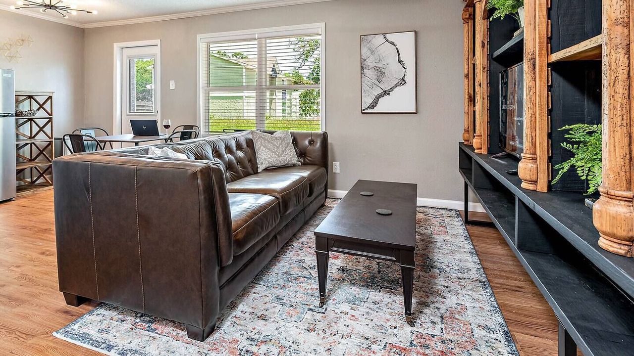 Photo of Livingroom in College Station