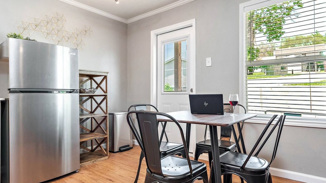 Photo of Livingroom in College Station
