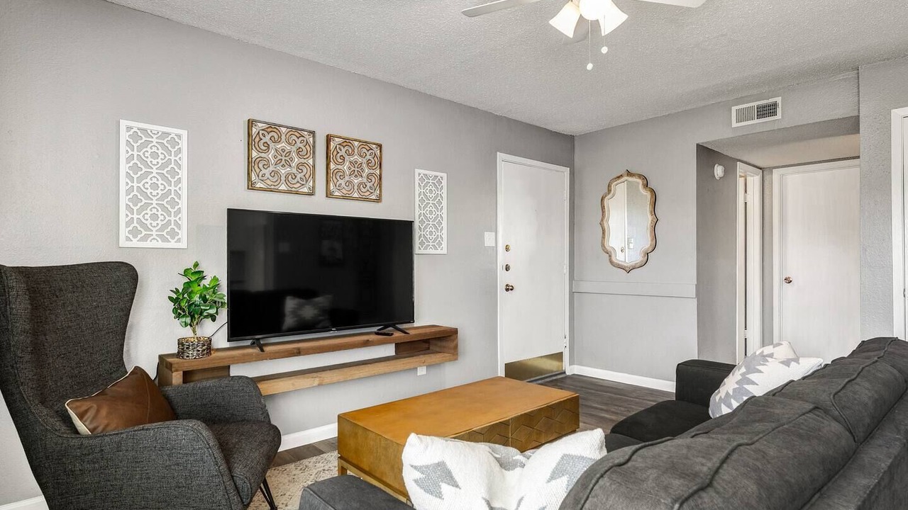 Photo of Livingroom in College Station