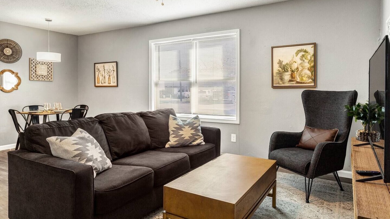 Photo of Livingroom in College Station