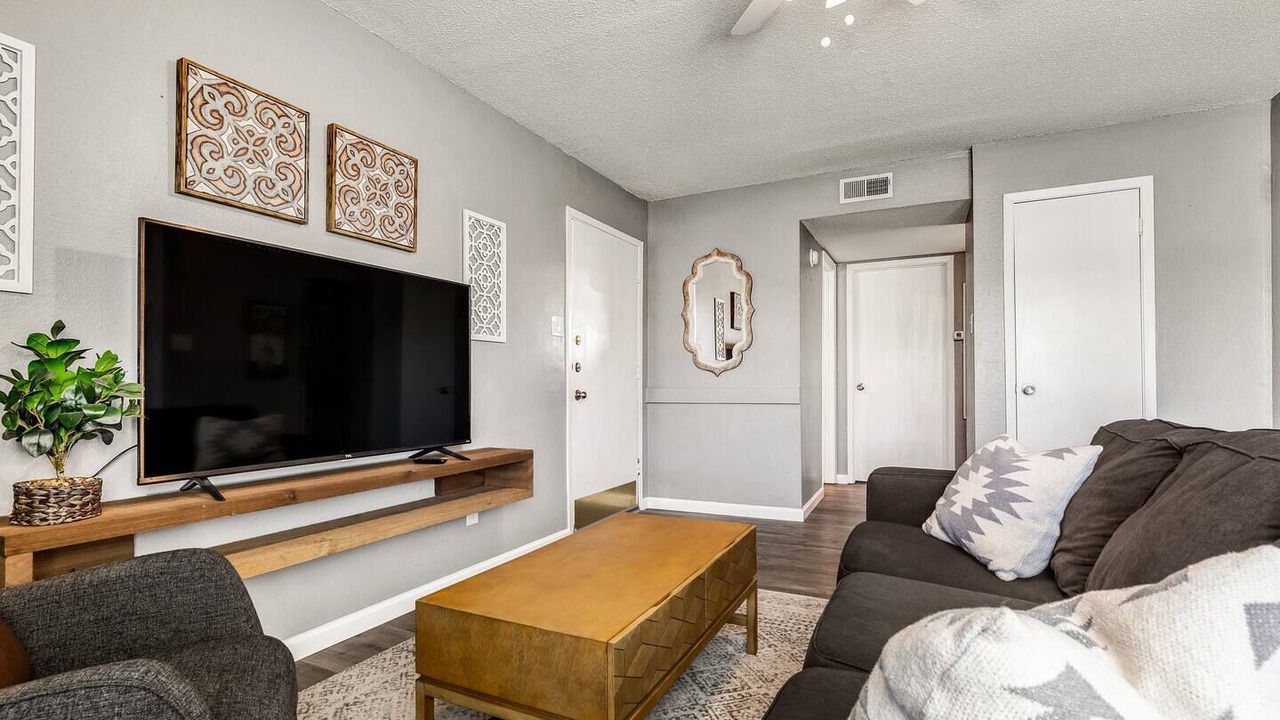 Photo of Livingroom in College Station