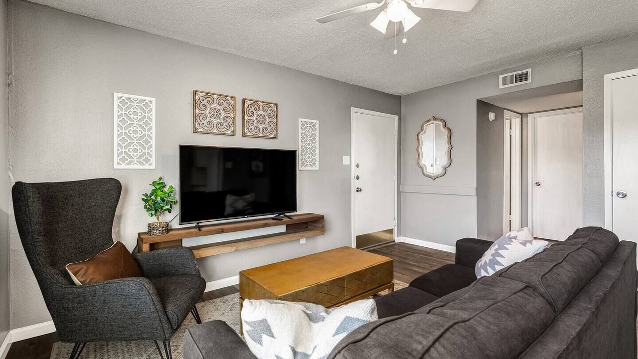 Photo of Livingroom in College Station