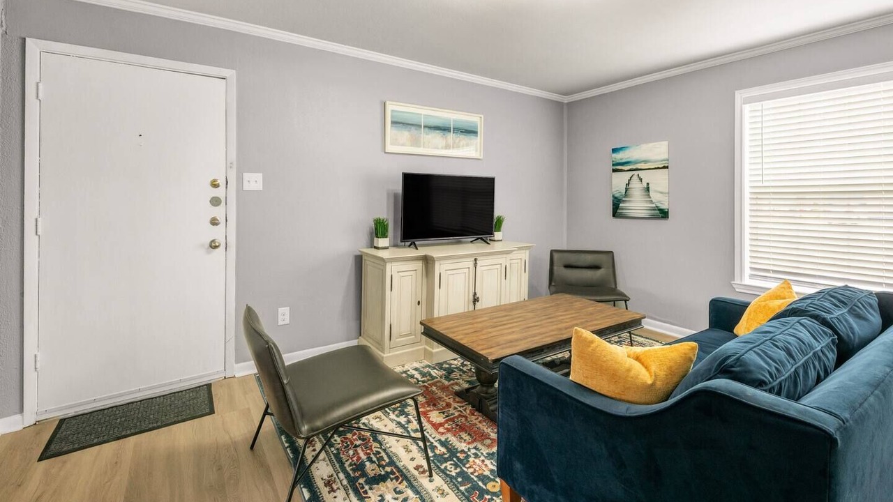 Photo of Livingroom in College Station