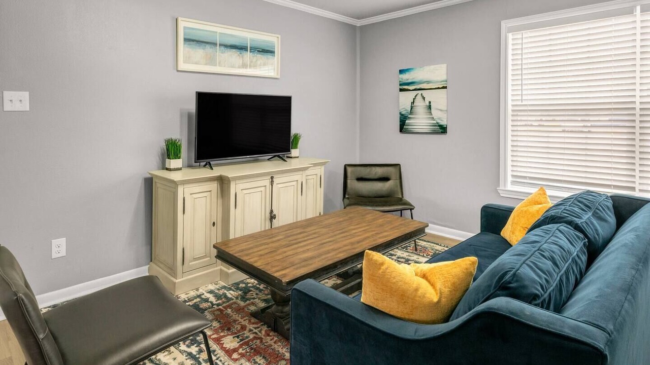 Photo of Livingroom in College Station