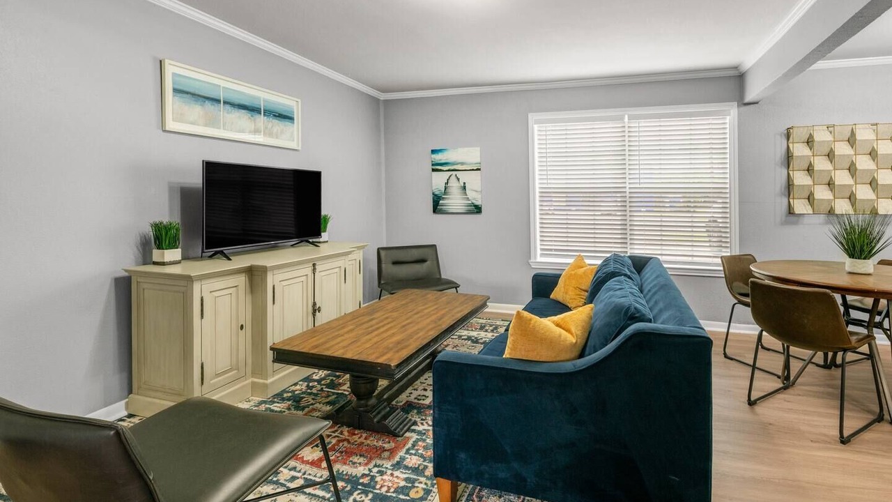 Photo of Livingroom in College Station