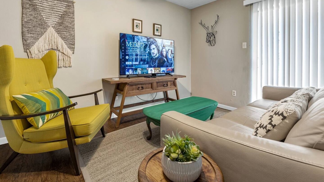 Photo of Livingroom in College Station