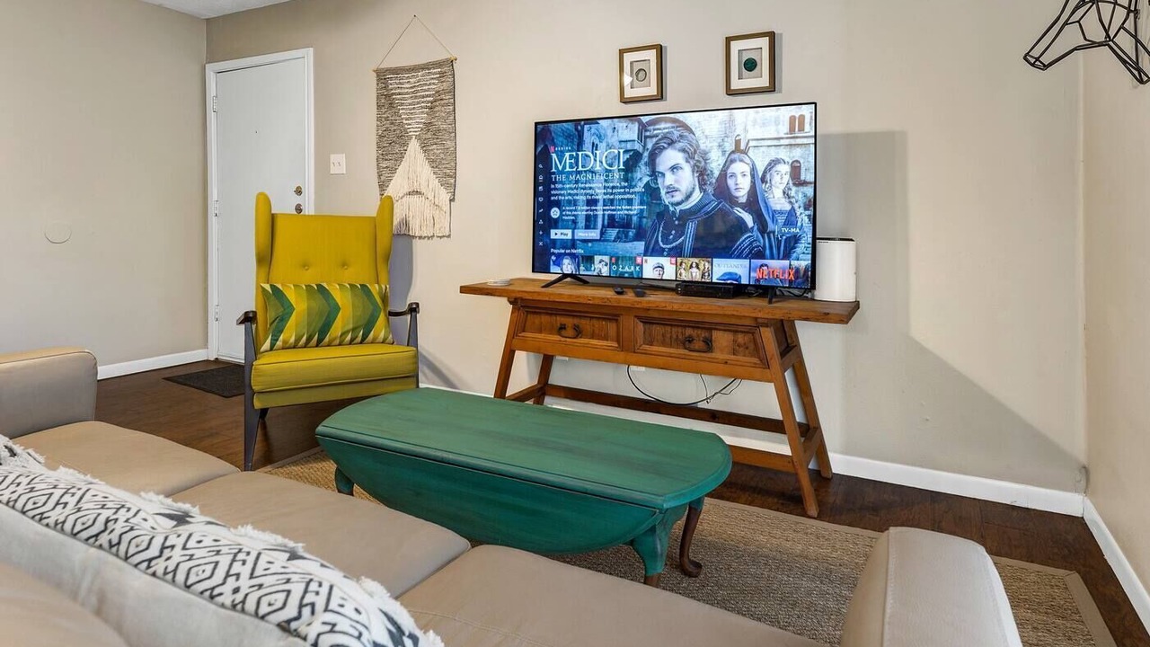 Photo of Livingroom in College Station