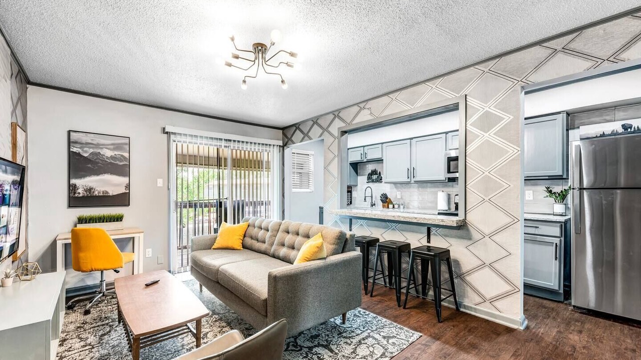 Photo of Livingroom in College Station