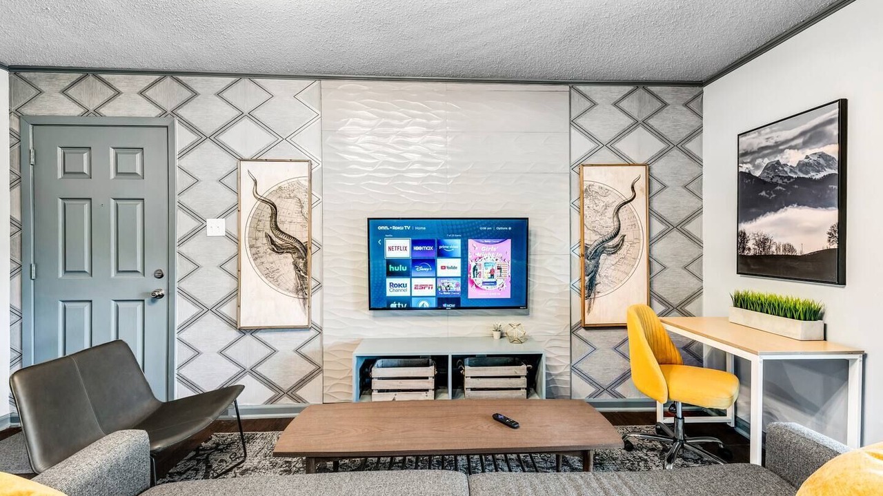 Photo of Livingroom in College Station