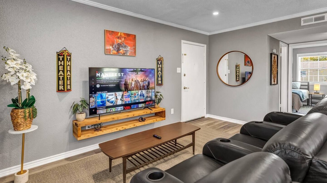 Photo of Livingroom in College Station