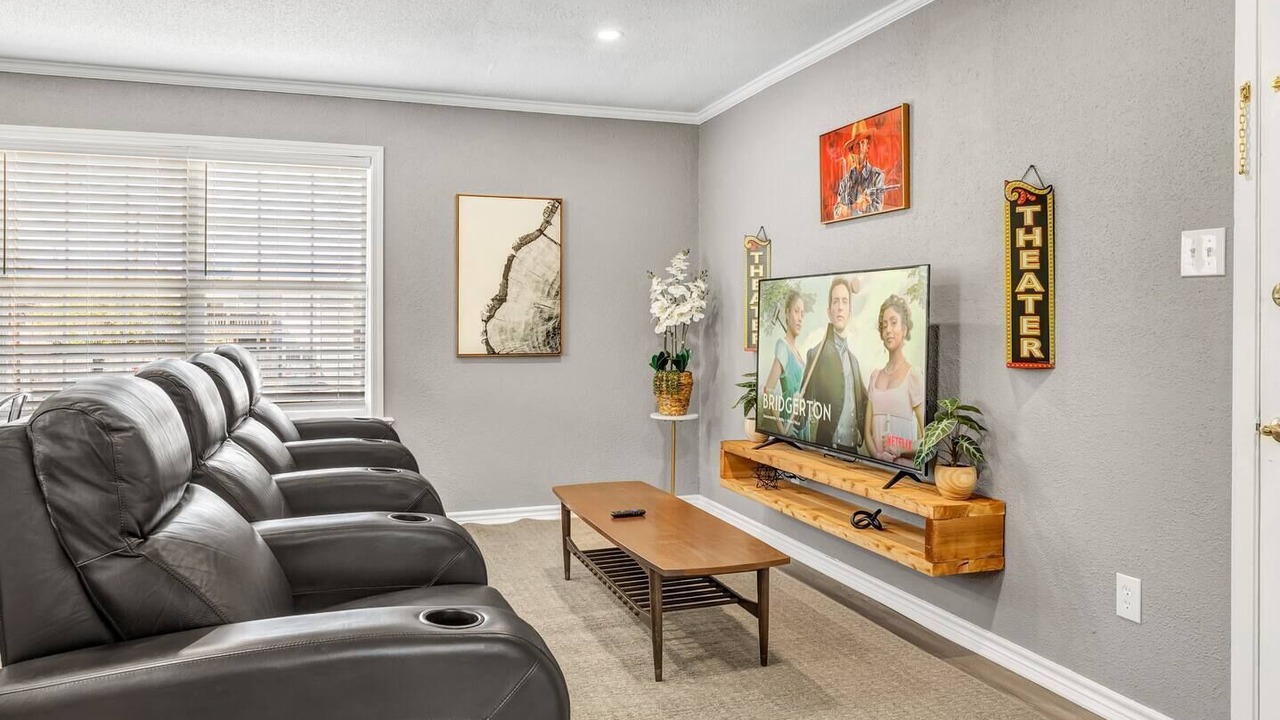 Photo of Livingroom in College Station