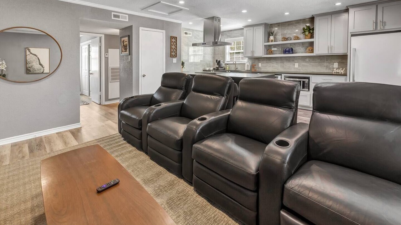 Photo of Livingroom in College Station