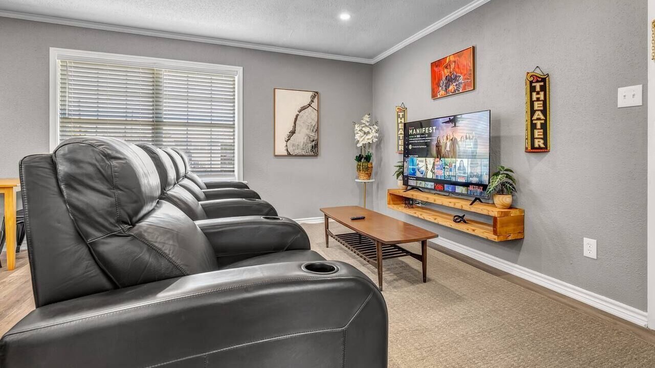 Photo of Livingroom in College Station