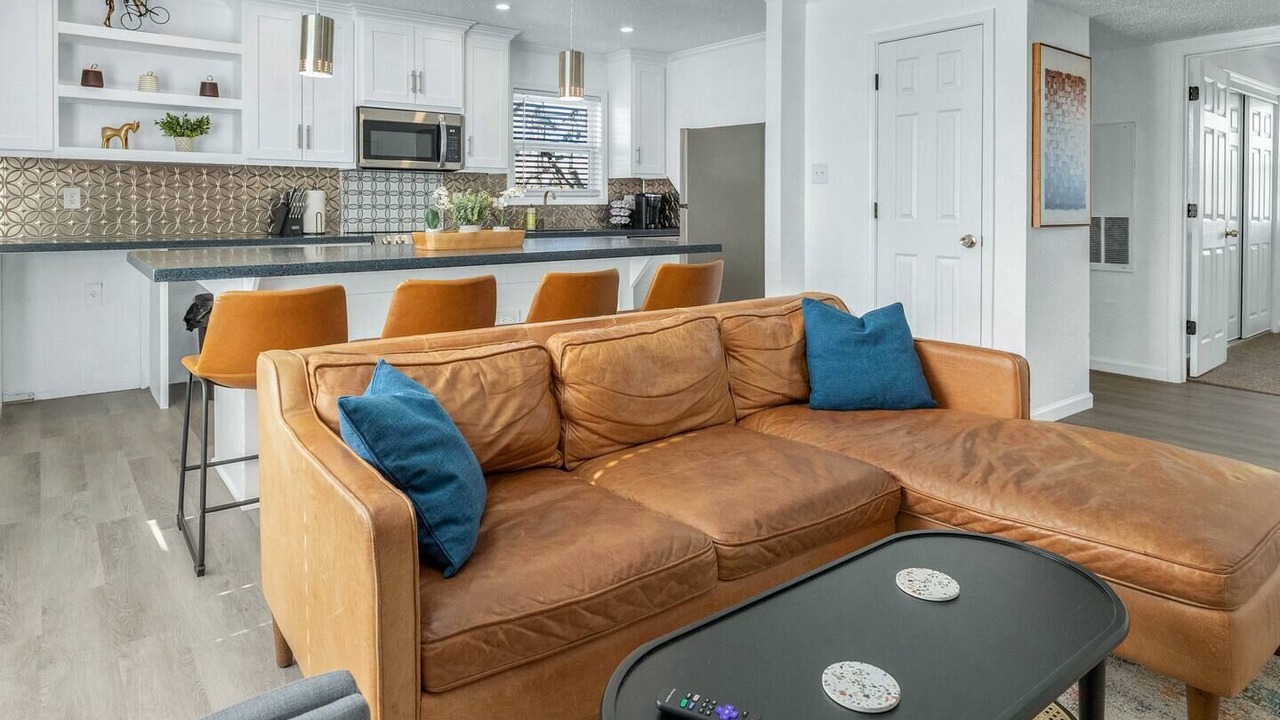 Photo of Livingroom in College Station