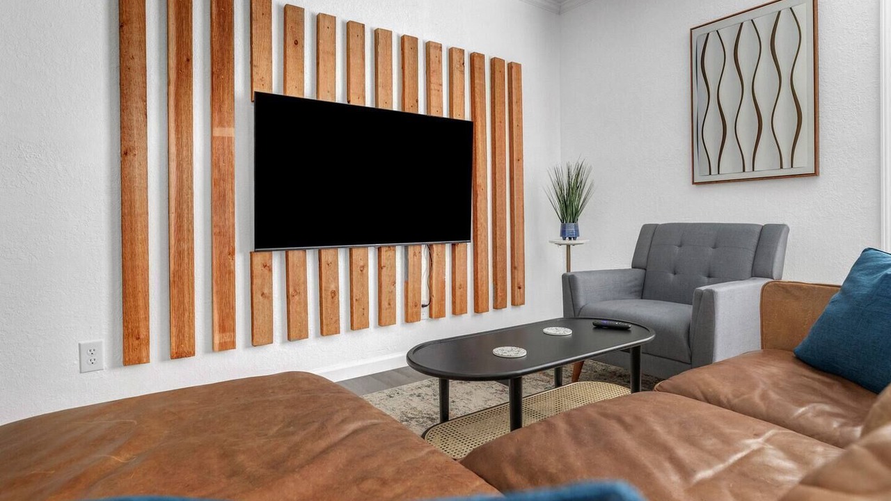 Photo of Livingroom in College Station