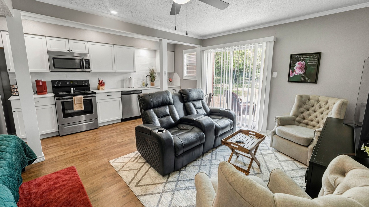 Photo of Livingroom in College Station